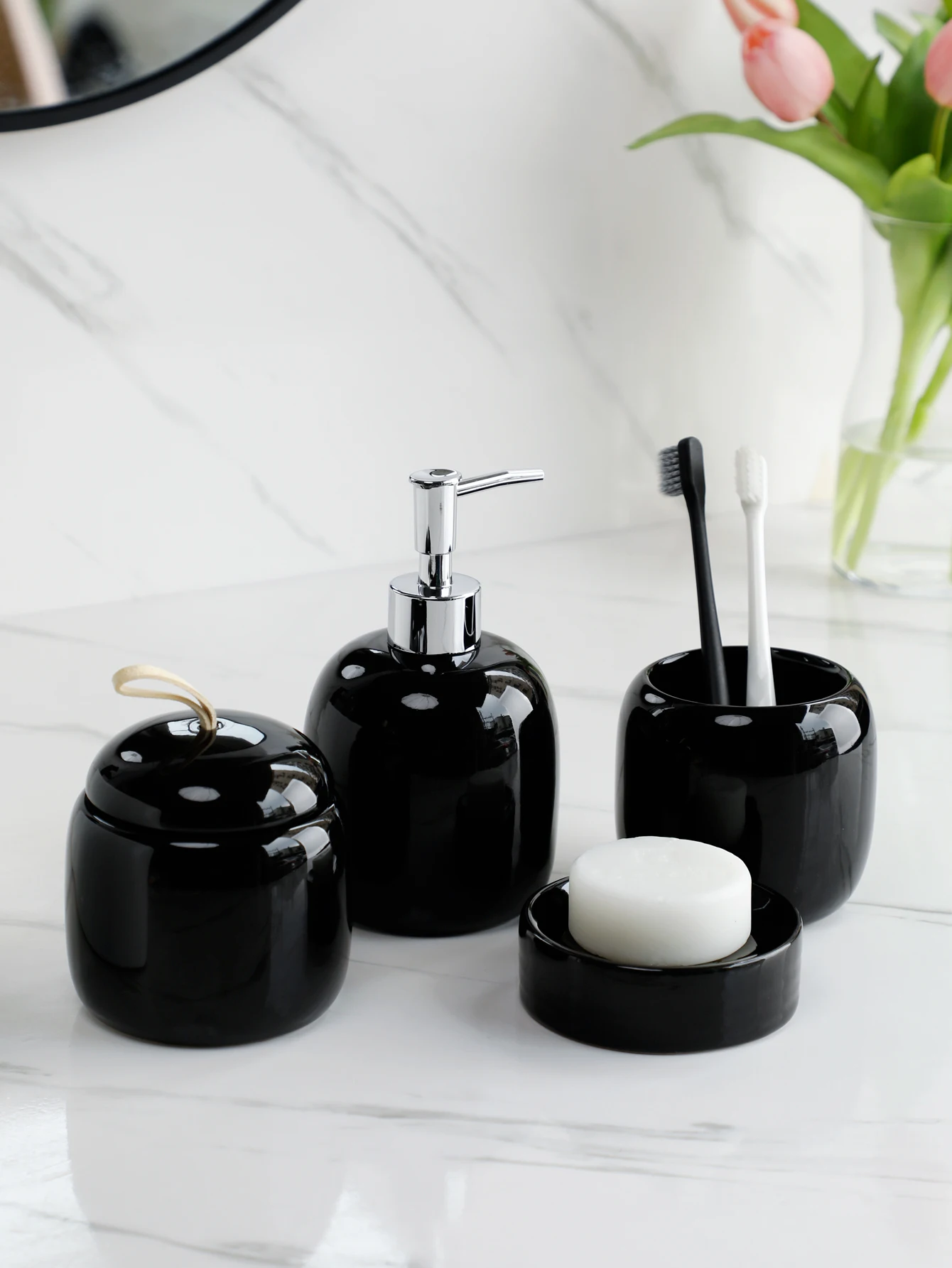 Set di accessori per il bagno Dispenser di sapone portasapone bicchiere pompa bottiglia tazza tampone di cotone scatola materiale ceramico nero o