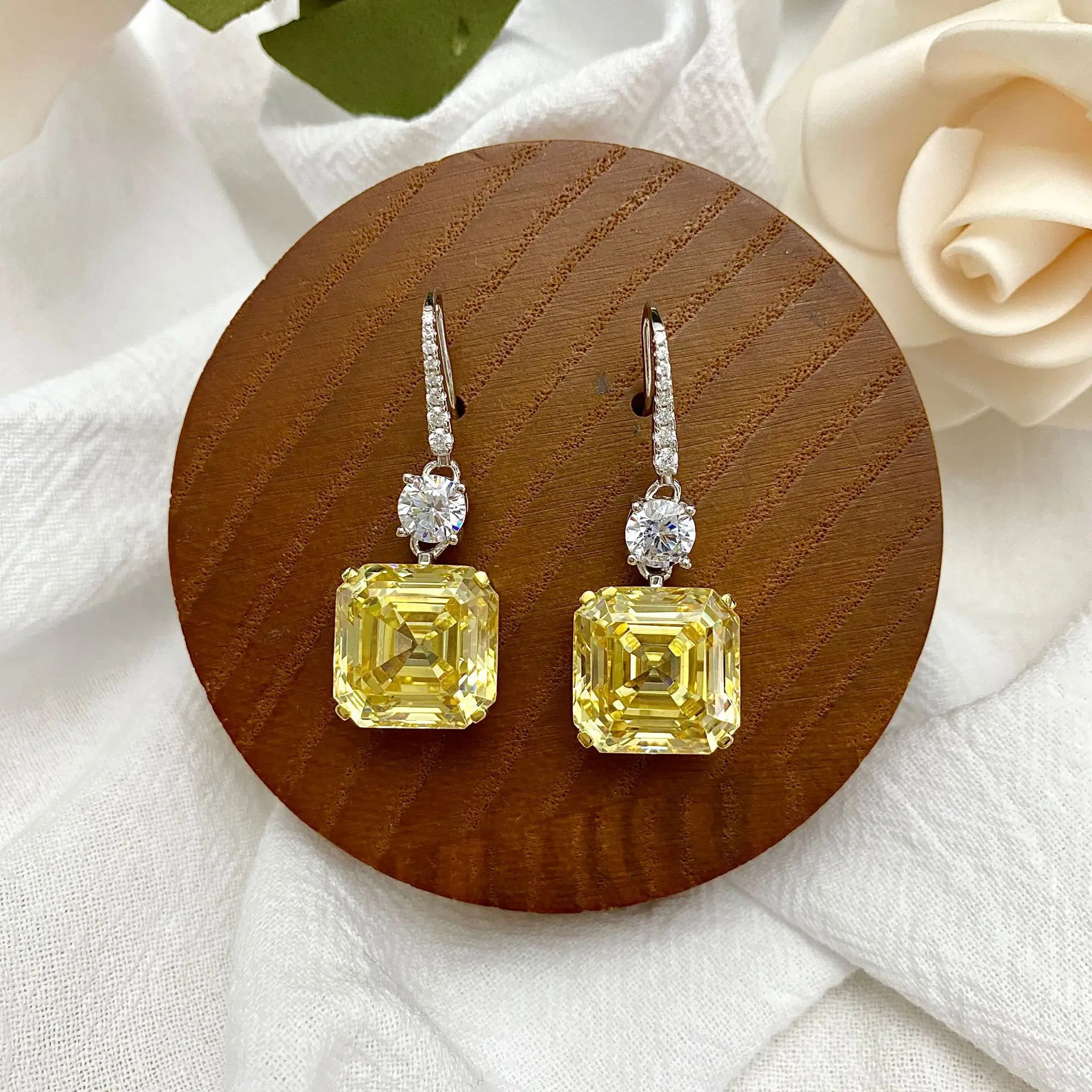 

New 925 sterling silver ear hook female inlaid 14*14 square pagoda high carbon diamond yellow diamond earrings female