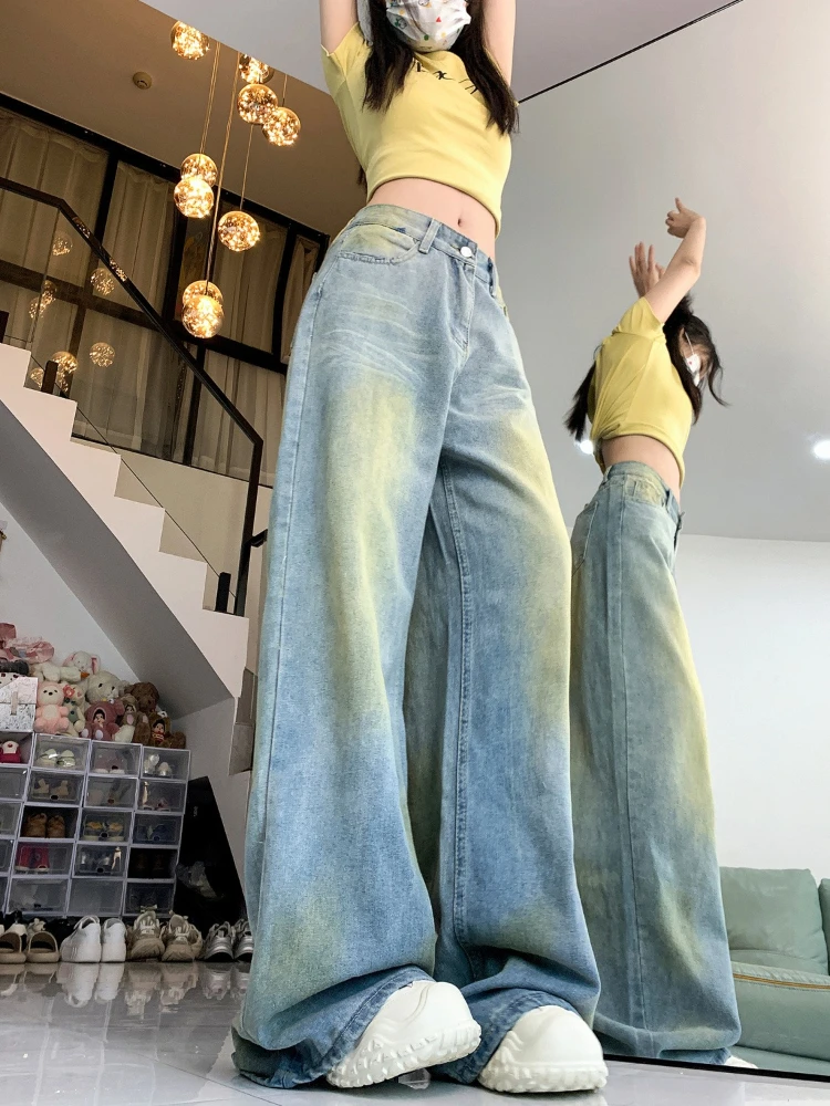 Slimming Straight Leg Women's Jeans with Frayed Hem Draping Fabric for Floor-Sweeping Vintage Look Relaxed Fit