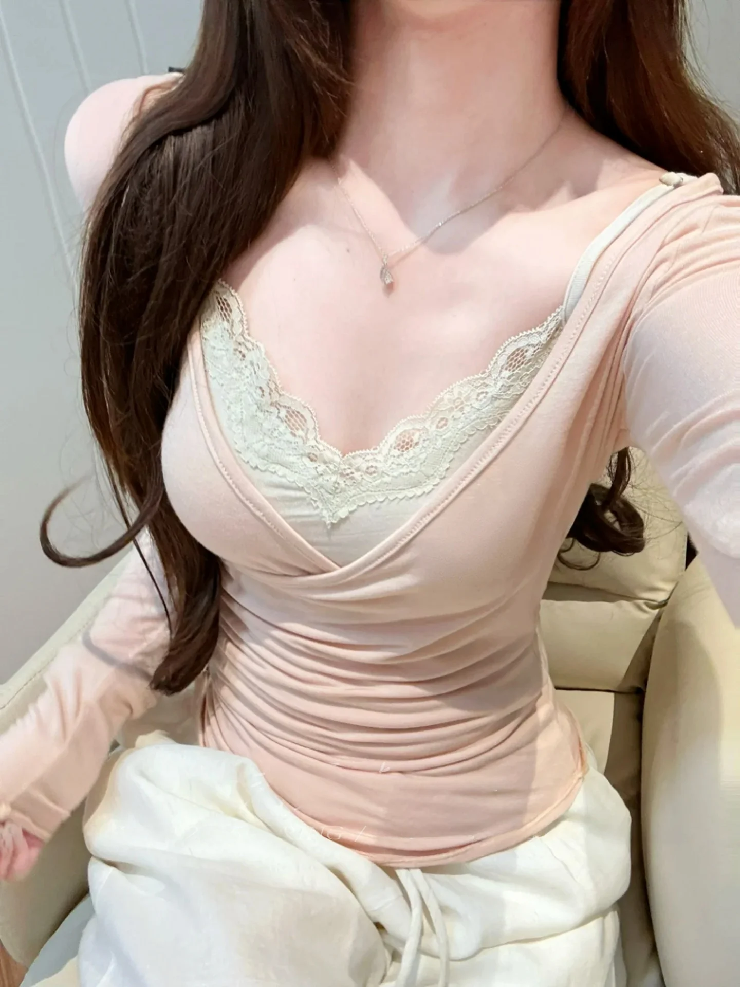 

Sexy Pure Desire Women's Pink V-Neck Long Sleeve Slim Fit T-Shirt Set Vest Top Two-Piece Set Autumn Fashion for Young Girls