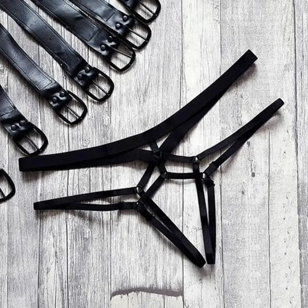 مثير سراويل Crotchless للنساء المثيرة رقيقة جدا ثونغ رقيقة حزام سلسلة معدنية رسائل ملخصات تنفس سلس