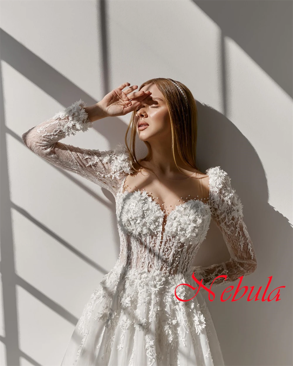 맞춤형 우아한 화이트 Organza 웨딩 드레스 절묘한 Strapless 긴 소매 코트 트레인 Appliques Backless Bridal 가운