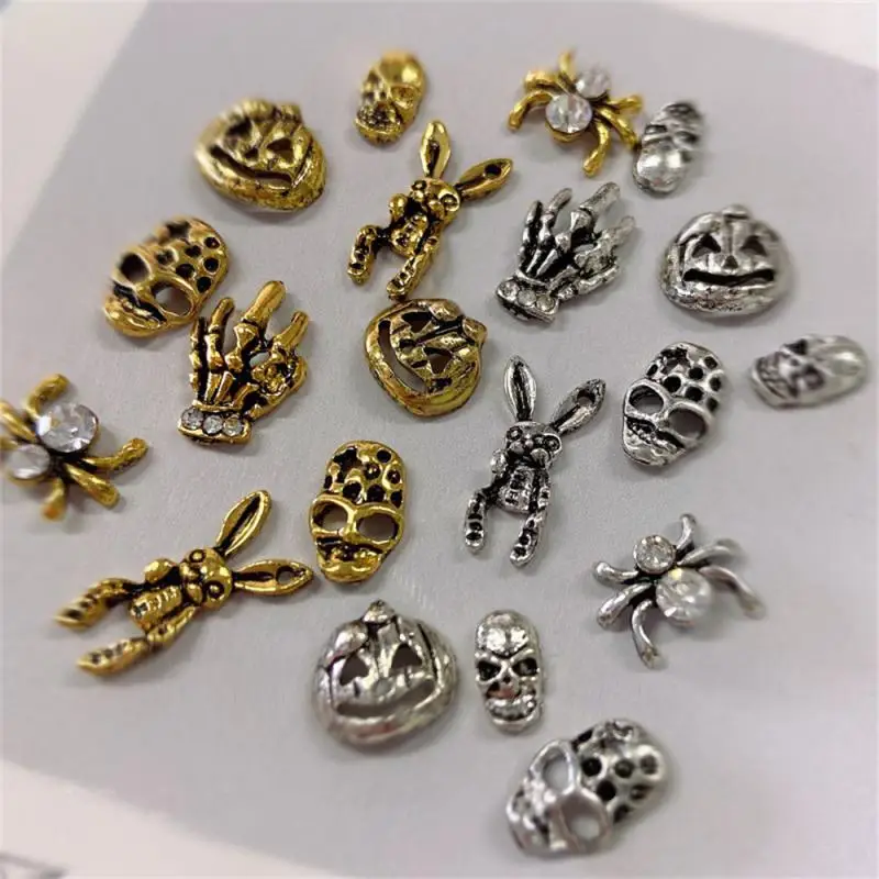 10/5/3/1PCS Metal Nail Art Jewelry Halloween Alloy Retro Diamond-studded Ghost Claw Ghost Face Skull Spider Nail Stickers