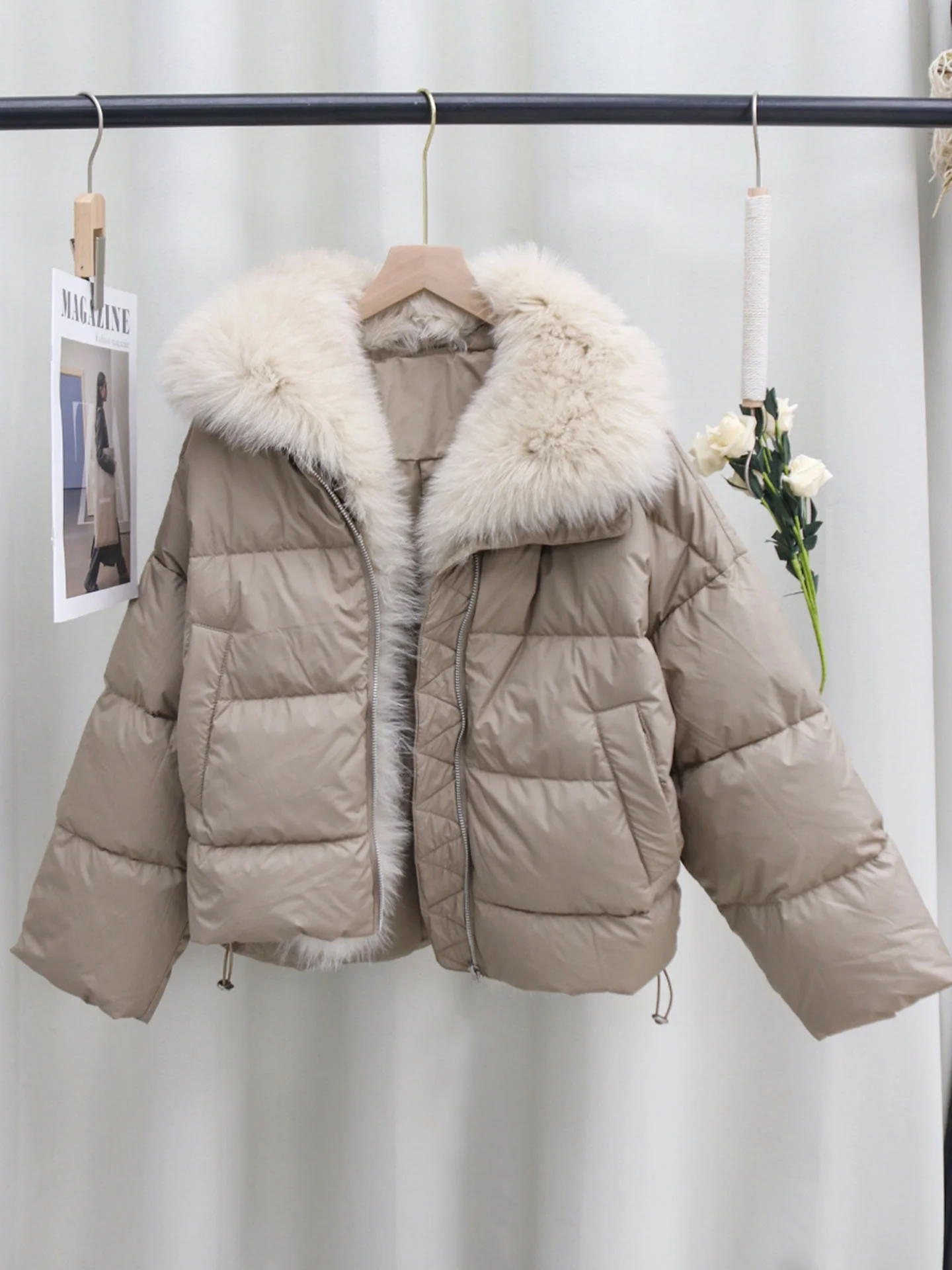 

Элегантная короткая женская пуховая куртка с белым меховым воротником, теплая, утолщенная, зимняя верхняя одежда на молнии, с длинными рукавами, из полиэстера