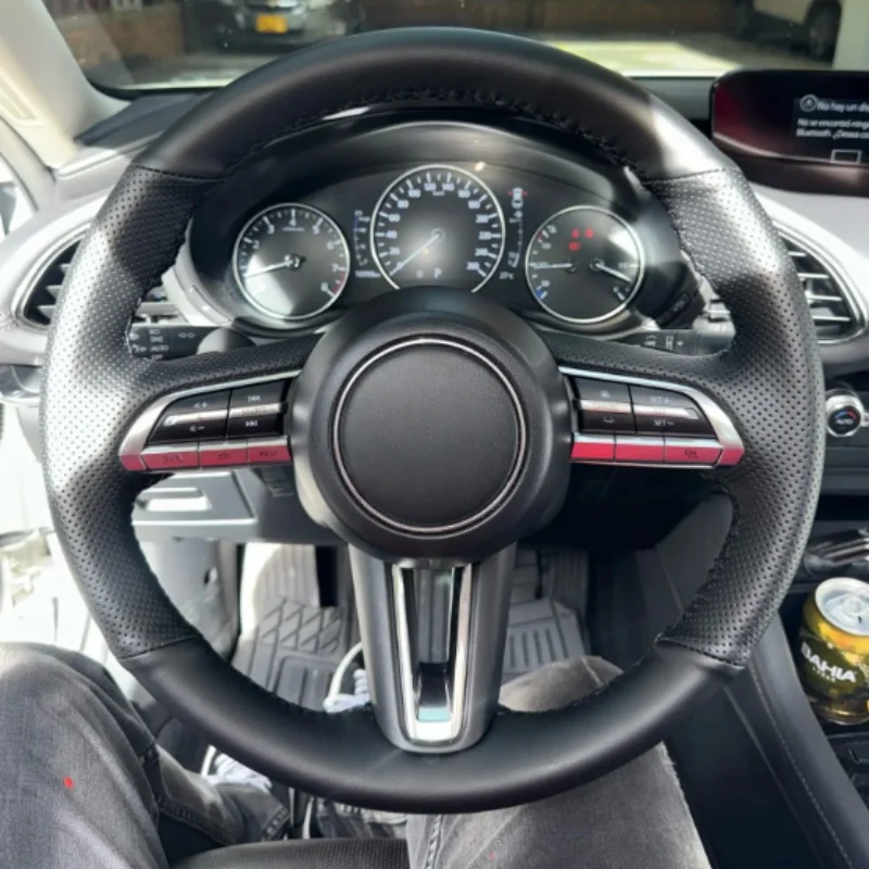 Housse de volant de voiture en cuir microfibre sur mesure, couture à la main, accessoires intérieurs pour Mazda 3, CX-50, CX-30 (2020-2024)