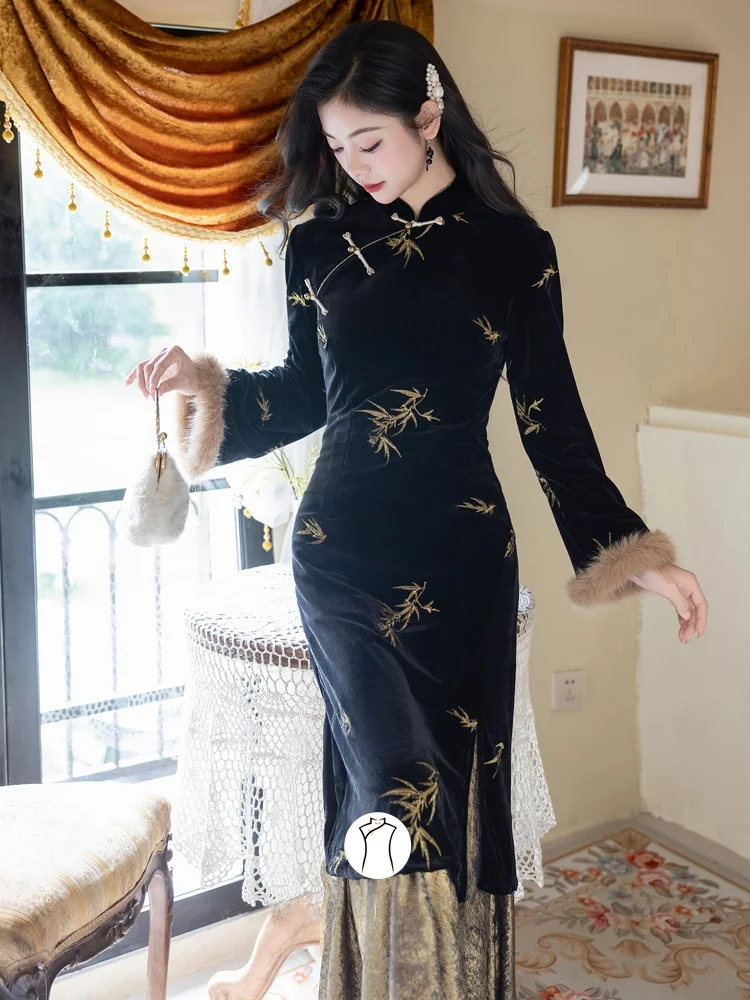 

Elegant Black Velvet Dress Slimming Chinese Style Long Sleeve Low Slit Daily Wear Warmth Guaranteed for Winter Season