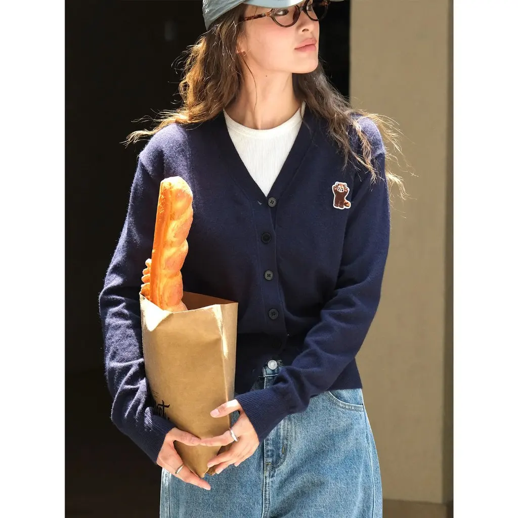 

Women's Japanese Casual Knitted Cardigan Autumn Winter Slimming Top with Animal Embroidery Soft Waxy Skin-friendly
