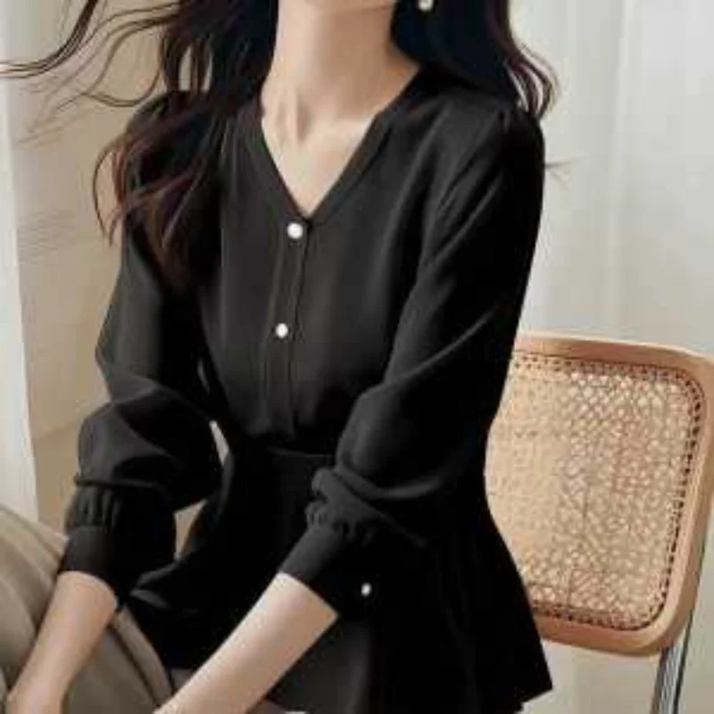 

Французская легкая роскошная женская рубашка с v-образным вырезом и длинными рукавами, новый дизайн 2025, осенний шикарный топ с талией