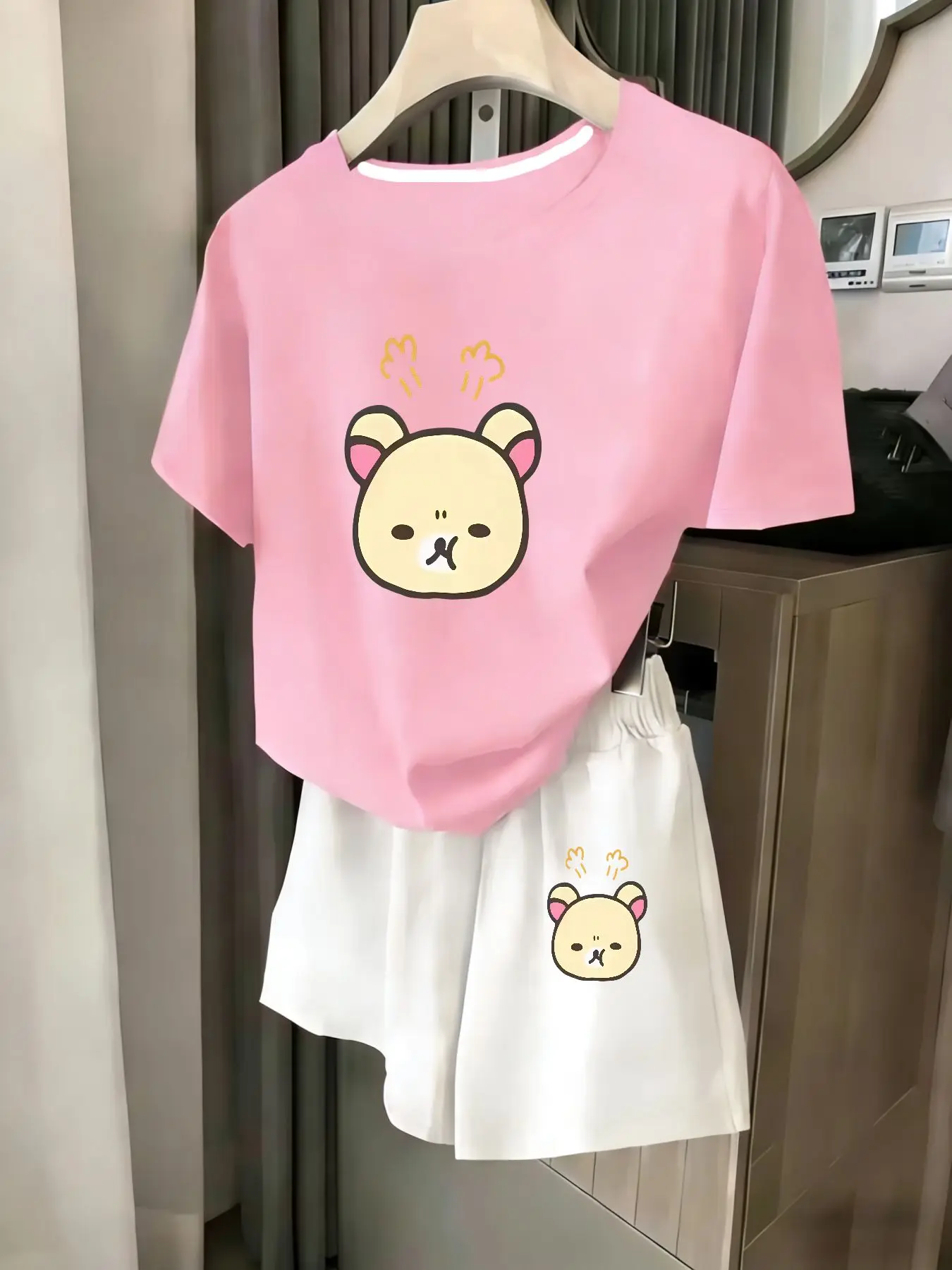 

Женский комплект из 2 предметов, летний комплект для пляжного отдыха, повседневная футболка с круглым вырезом и короткими рукавами, шорты с эластичной резинкой на талии, удобный костюм