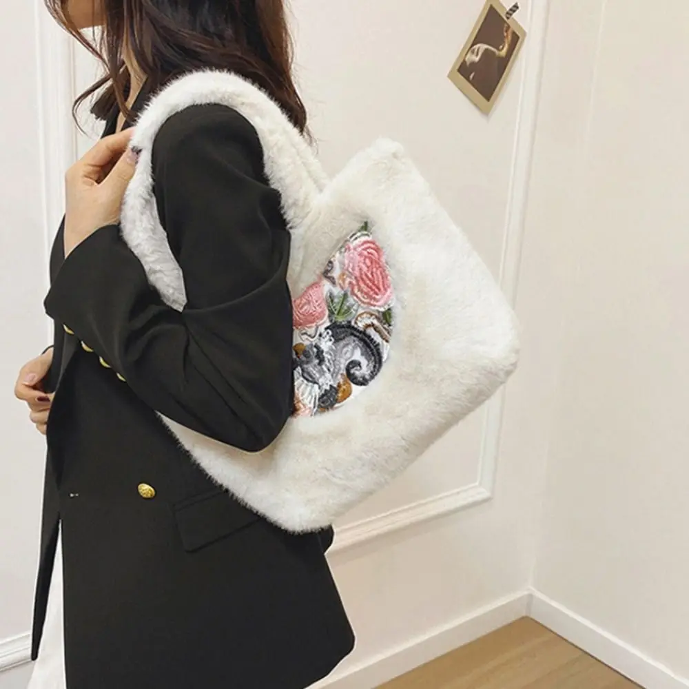 Chinese Style Plush Handbag Embroidery with Magnetic Buckle Plush Tote Bag Fluffy Large Capacity Plush Change Pouch Autumn