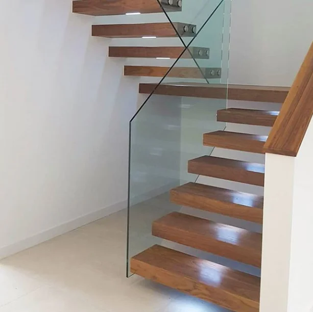 Personalizzazione Personalizza Scala moderna Design Gradini in legno di noce Scale galleggianti per la casa