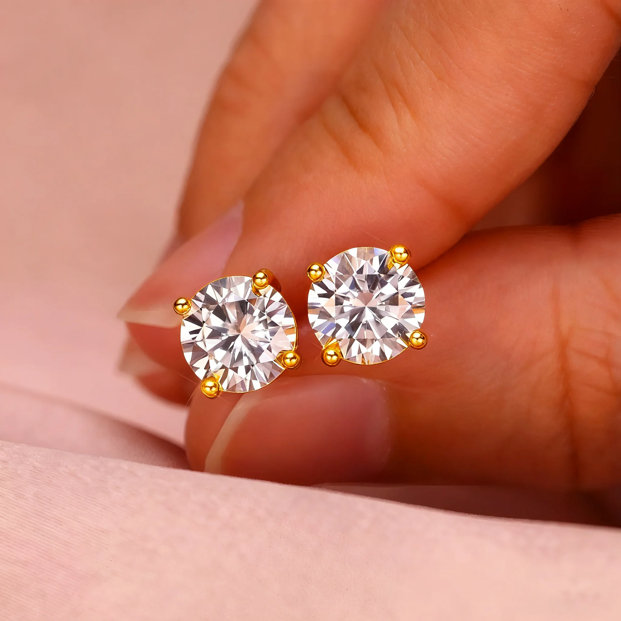 Four-Prong Setting 0.4-1 Carat Simulated Moissanite Women's Stud Earrings, Sparkling Pierced Fine Jewelry