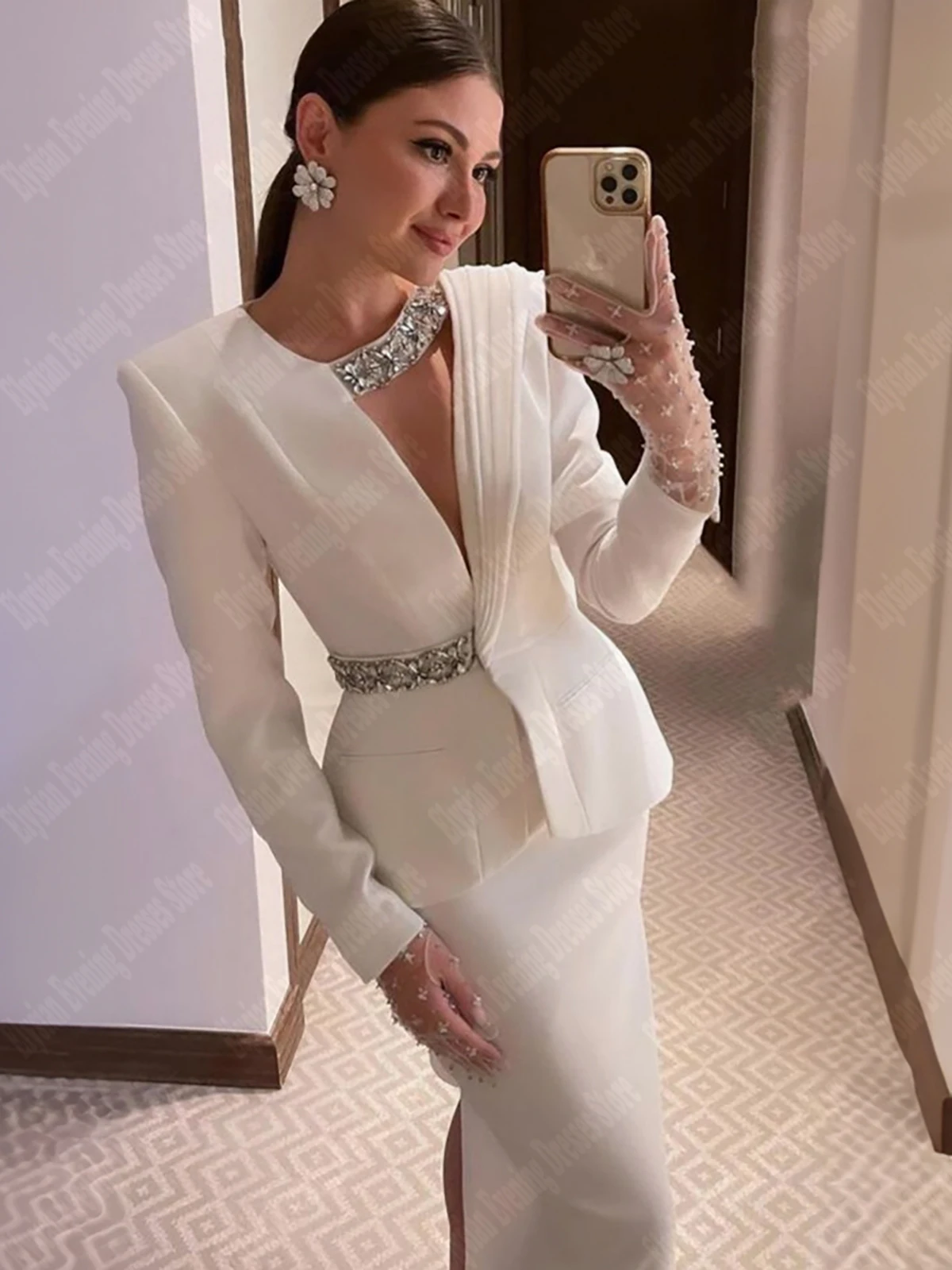 Newest Celebrity Banquet Dresses White Long Sleeved V-Neck Prom Gowns 2024 Tight Fit And Slimming Effect Women Vestidos De Noche