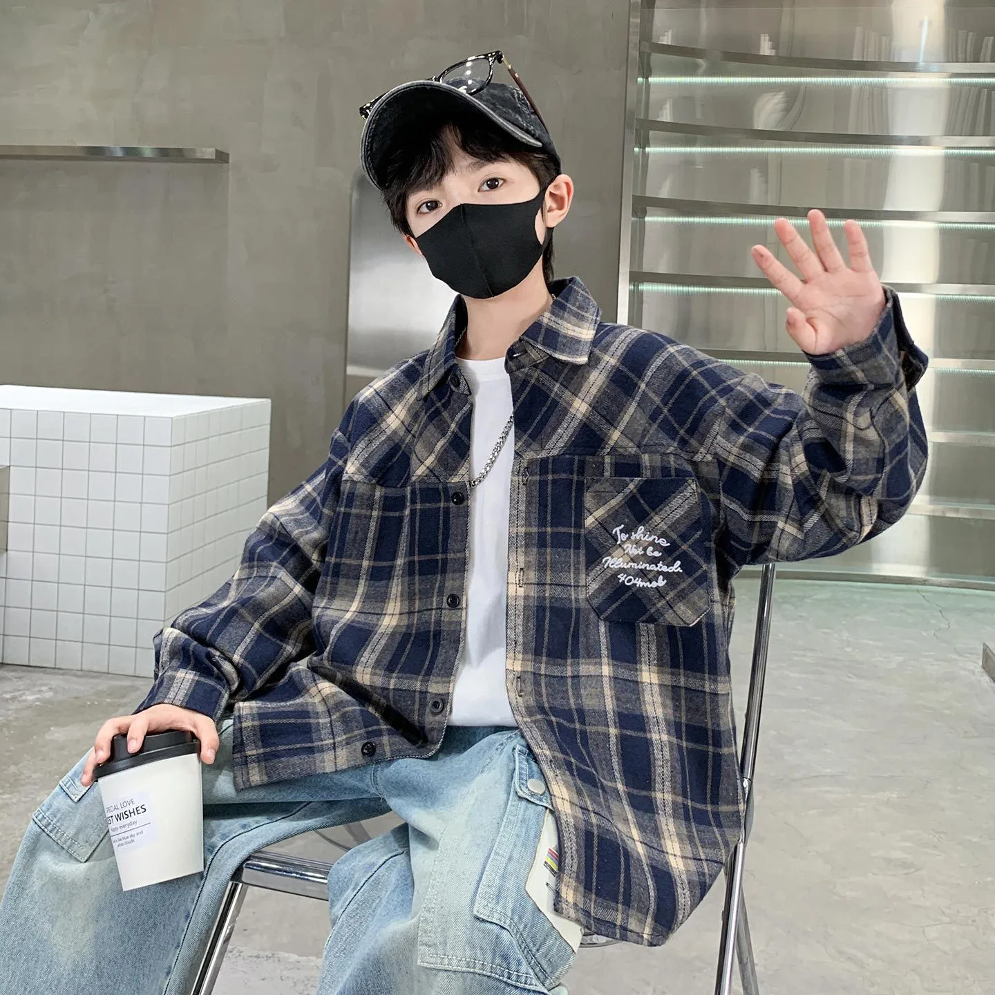 

Boys' autumn jacket shirt with fleece Korean style children's plaid shirt for boys in Spring And Autumn