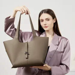 2024 New Top Layer Cowhide Women's Bag Large Capacity Commuter Portable Shoulder Armpit Genuine Leather Women's Bag