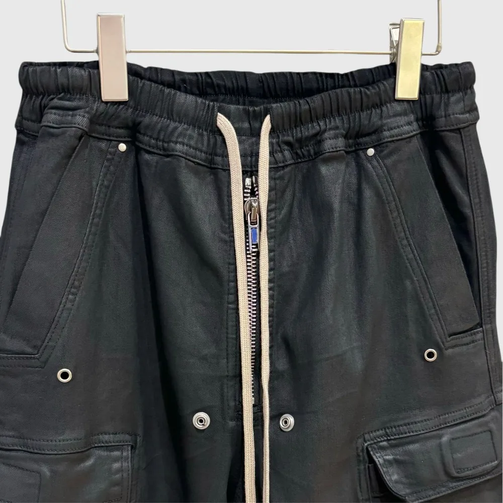 Dunkle RO-Stil High Street Style Arbeitsjeans mit weitem Bein, elastische Taille für Herren, dunkle, bodenlange, ausgestellte Freizeithose mit mehreren Taschen