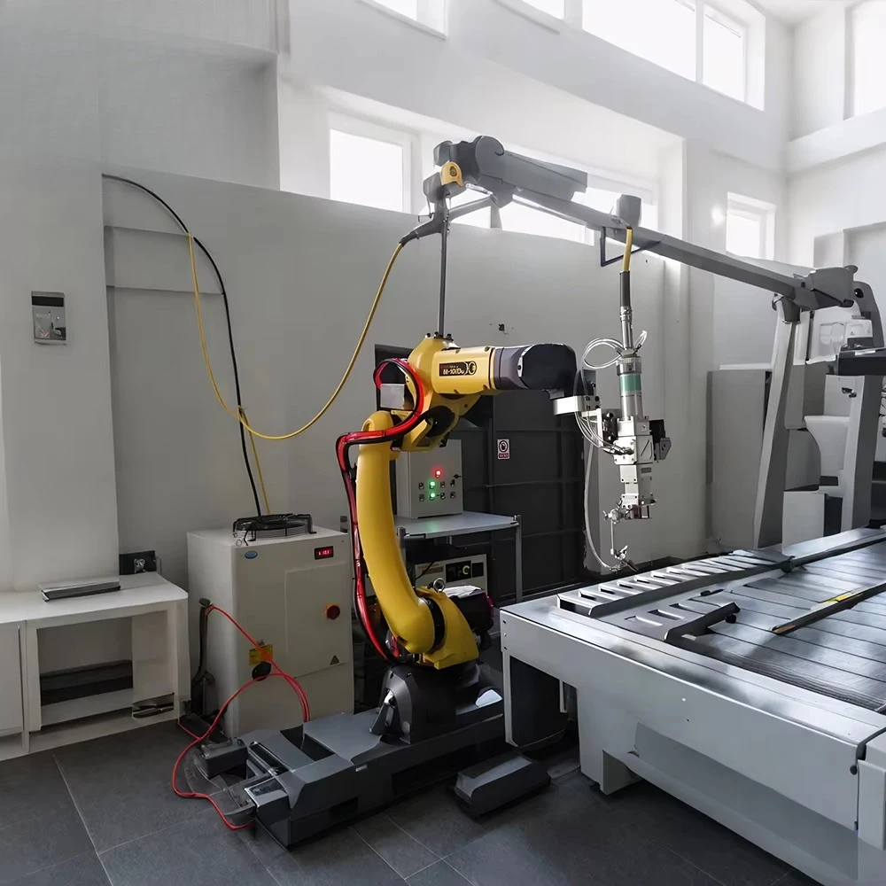 التصنيع الذكي للأتمتة الصناعية التعاونية الصغيرة لحام مناور 6-محور نظام التحكم في محطة العمل