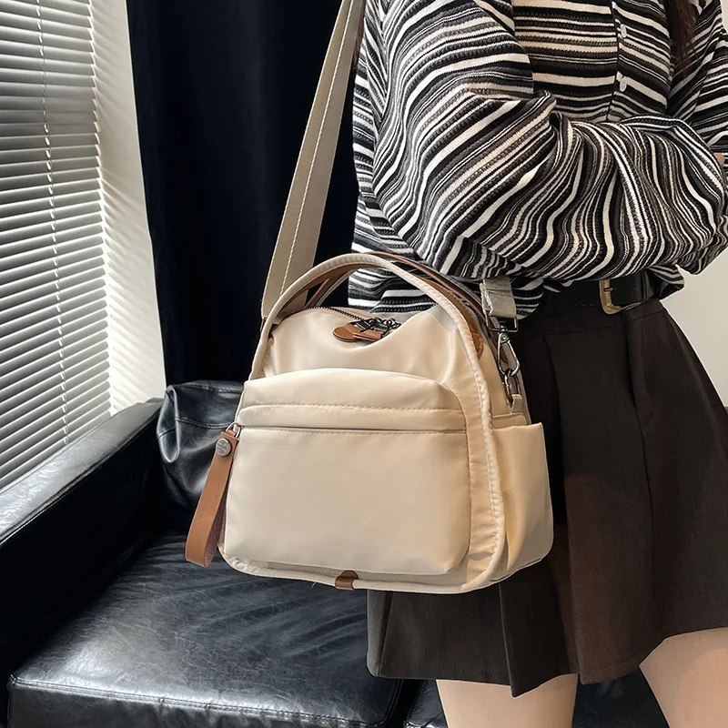 

Fashion Women's Shoulder Bag Simple Multiple Pockets Crossbody Bag Decorated With Tassels Handbags Daily Commuting