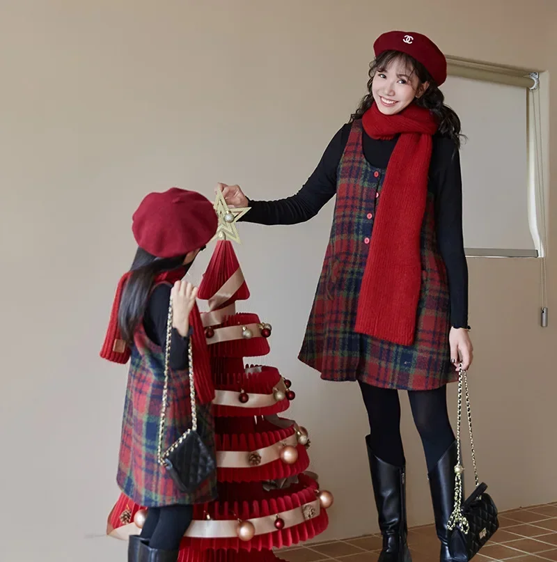 Plaid Sleevless Dresses for Christmas for Mom and Daughter Matching Red Dress Winter Mother Girls New Year Robe Women Clothes