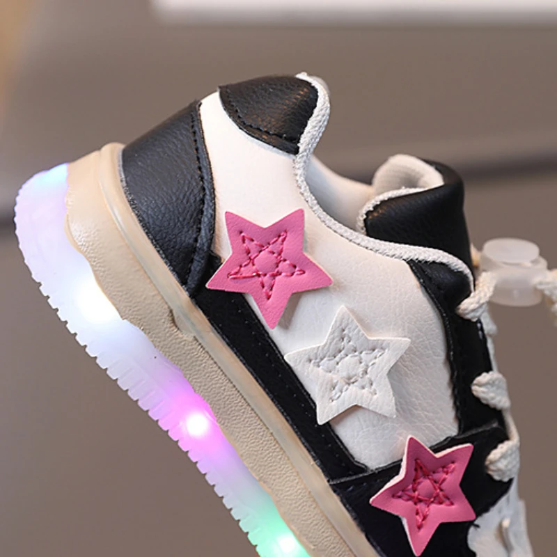 2024 Spring New LED Children Glowing Shoes Baby Luminous Sneakers Boys Girl Lighting Running Shoes Kids Breathable Mesh Sneakers