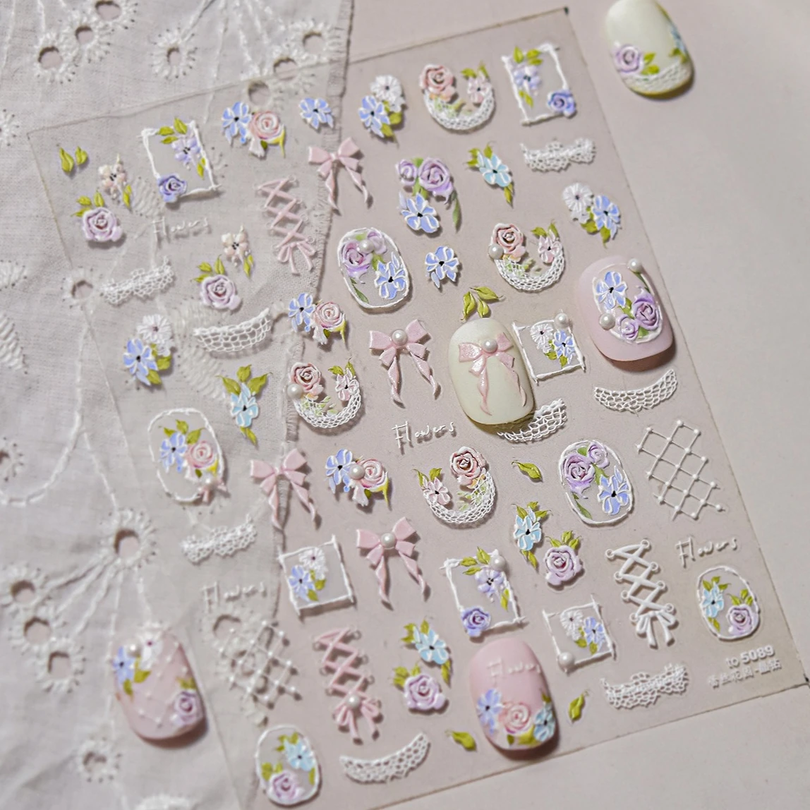 باقة زهور الورد يترك الدانتيل Bowknot اللؤلؤ إطار صور حزام تنقش النقوش ذاتية اللصق مسمار الفن ملصقات مانيكير الشارات
