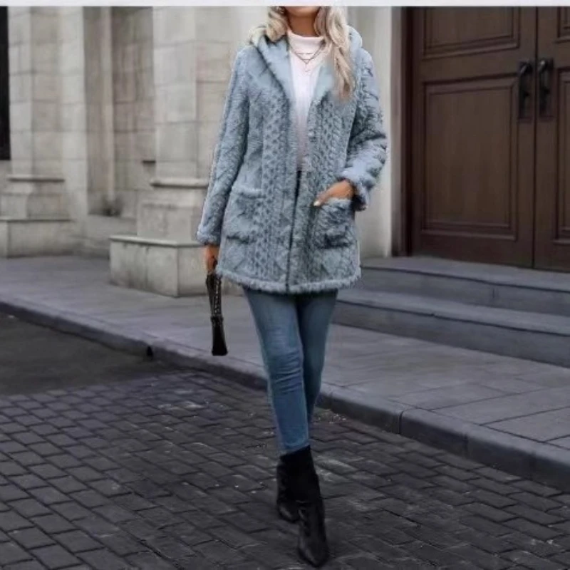 

2025 Winter Lapel Warm Coat Elegant Wind Imitation Fur Women's Commuter Coat