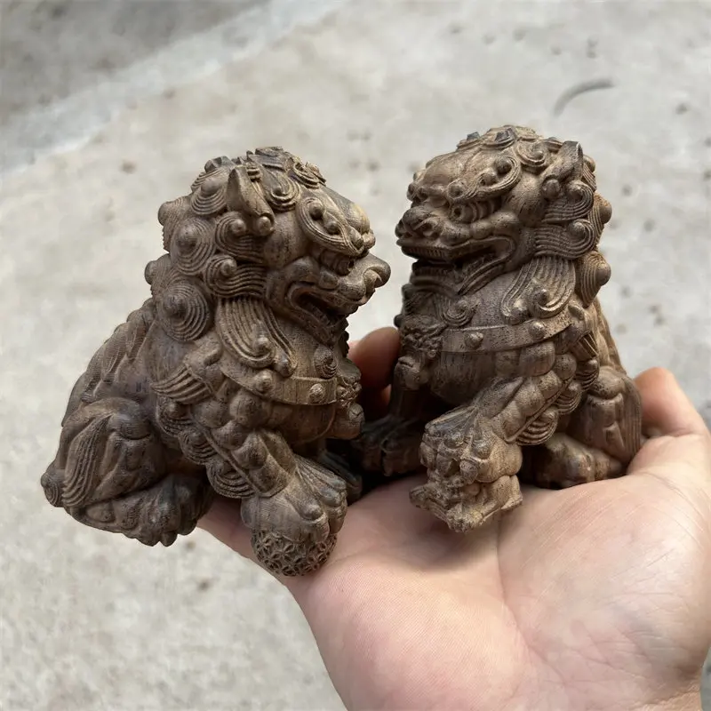 Natural Agarwood Carving Pair of Chinese Guardian Lions Fu Dogs Feng Shui Wealth Beijing Lion Statues Desktop Ornament