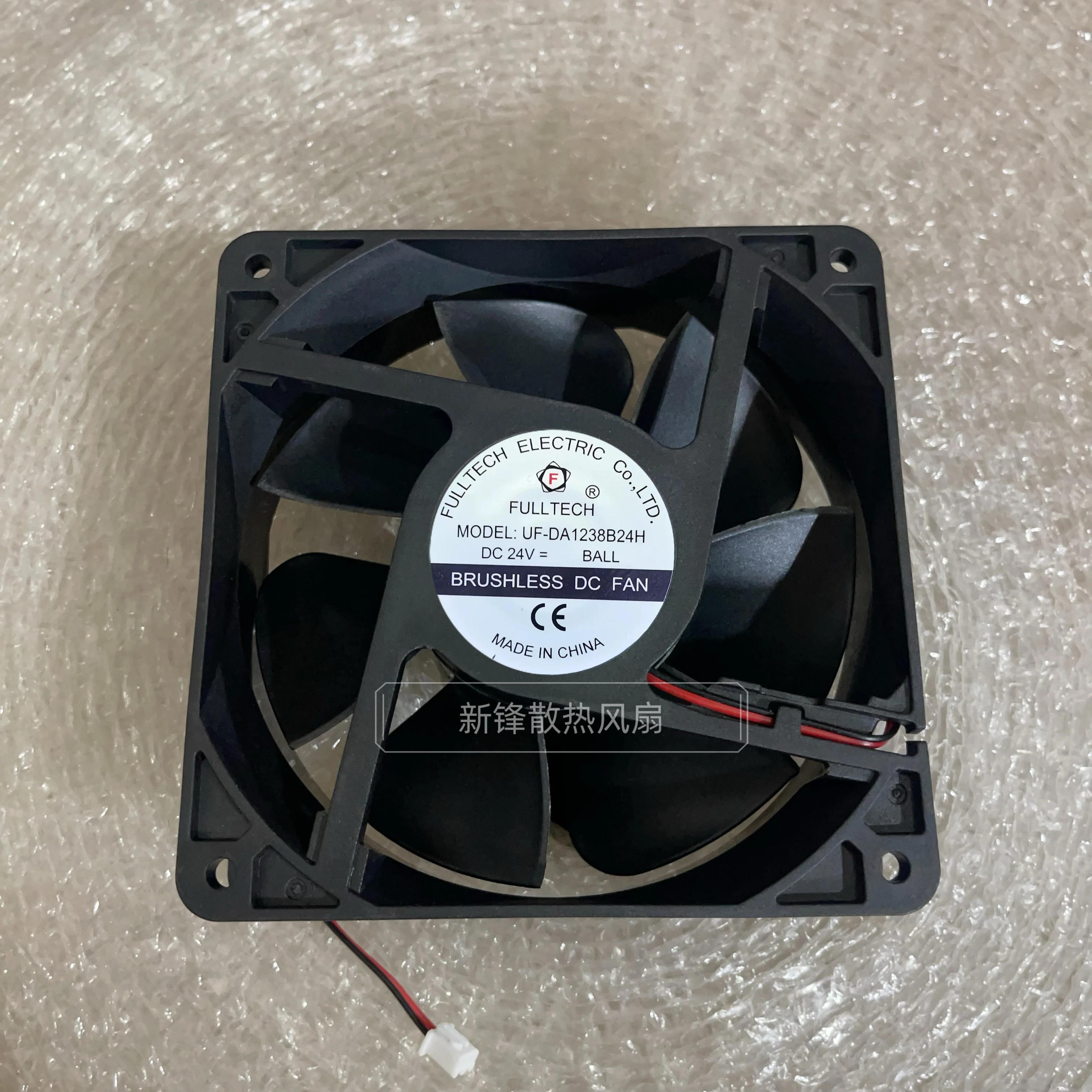 

FULLTECH UF-DA1238S24H DC 24 В 120x120x38 мм 2-проводной охлаждающий вентилятор для сервера