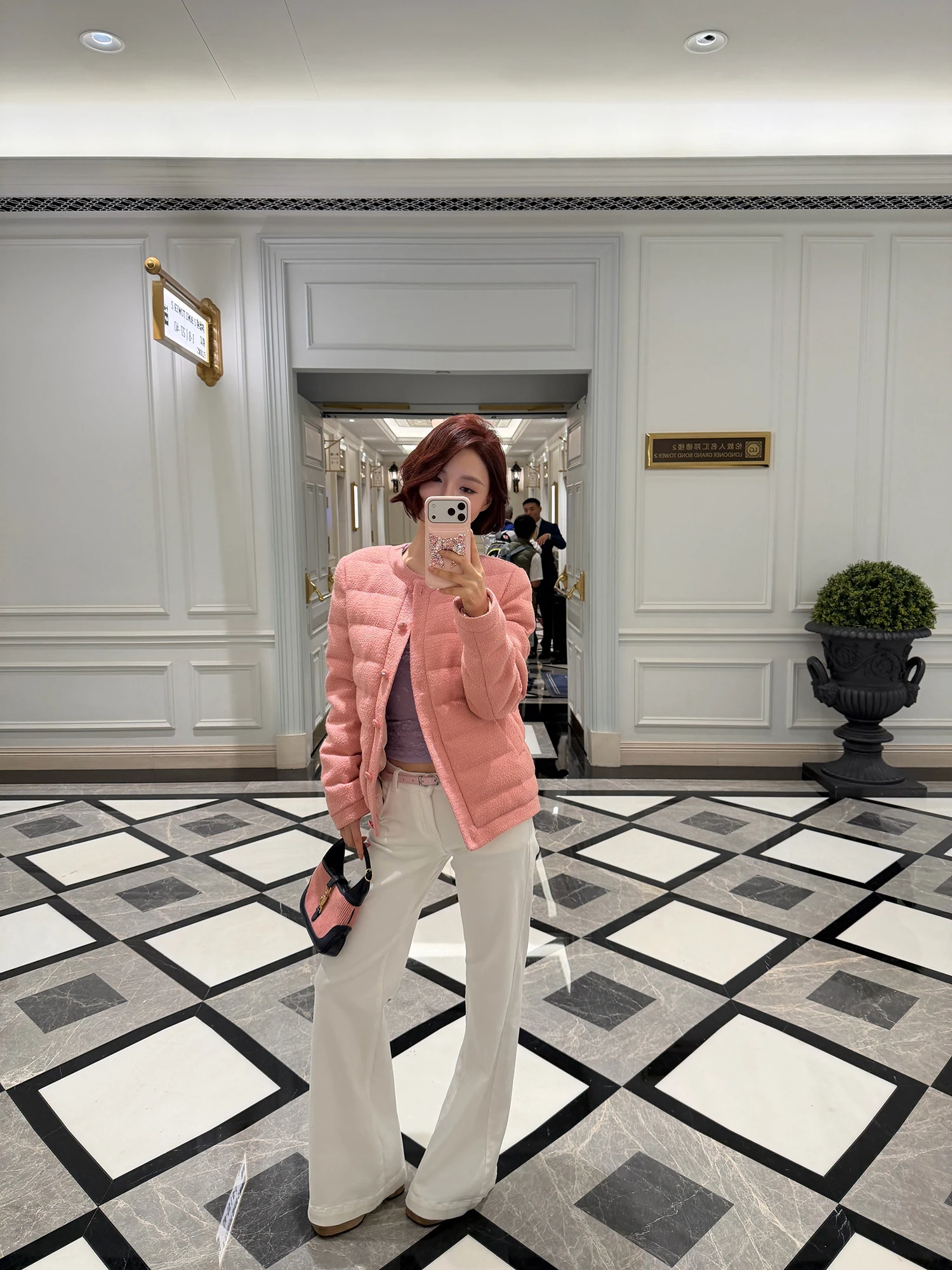 

Комплект Forniyoyo: белый пуховик и шерстяные брюки с высокой талией для женщин, однотонный, зимний, модный