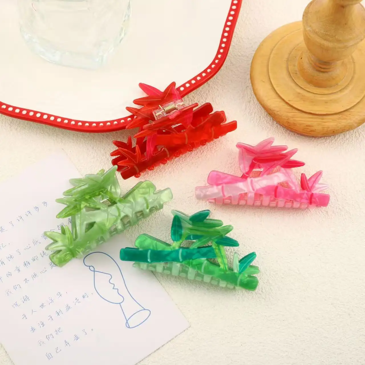 

Green Red Color Bamboo Leaves Hair Claw Personalized Design Acrylic Hair Claw Clips Hair Accessories for Women Girls