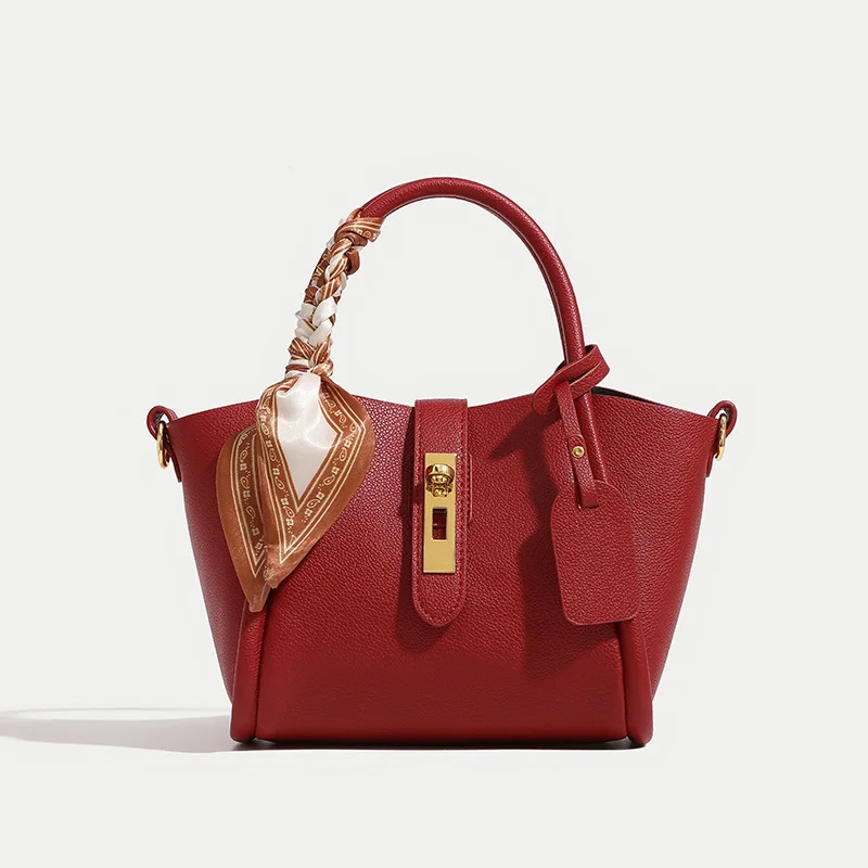 

Women's Customizable Monogram Shoulder Bag Personalized Crossbody Bag for Unique Fashion Statement