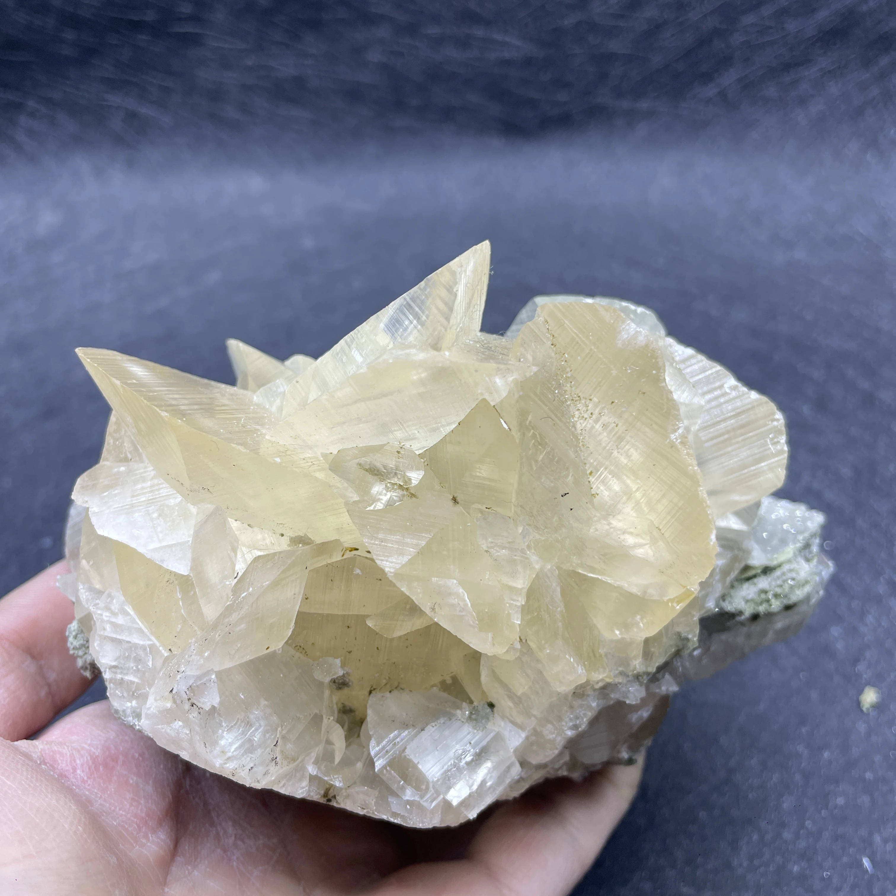 1462g Natural Raw Stone Calcite Crystal Cluster Fluorescence Effect Mineral Specimen Quartz Rock Decoration Gift Healing