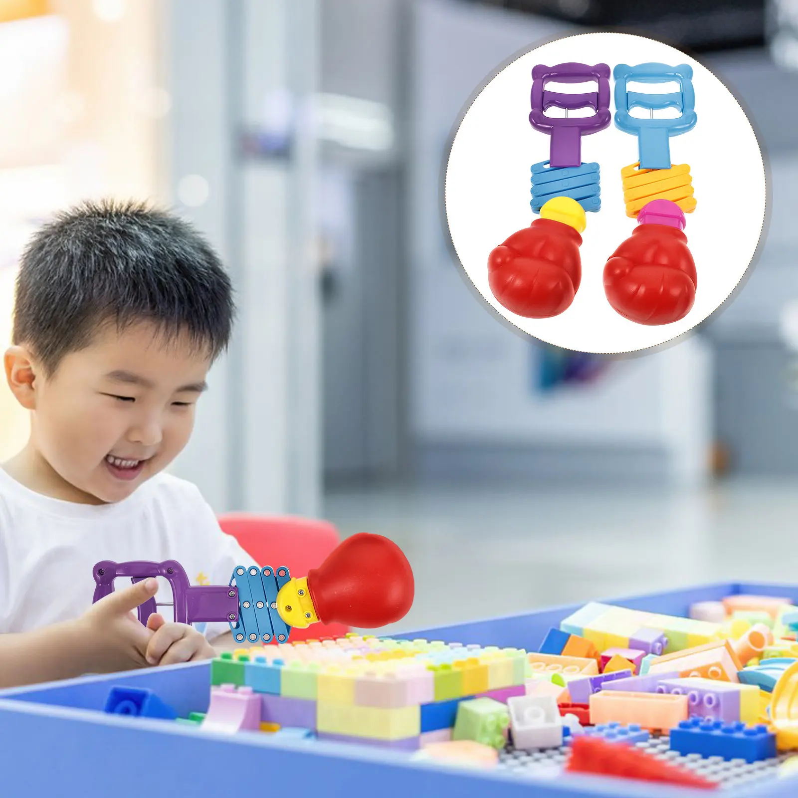 

2 шт. креативных выдвижных пружинных бластеров-кулаков для вечеринок, игрушки для розыгрышей в помещении, яркие, красочные, забавные игрушки для детей