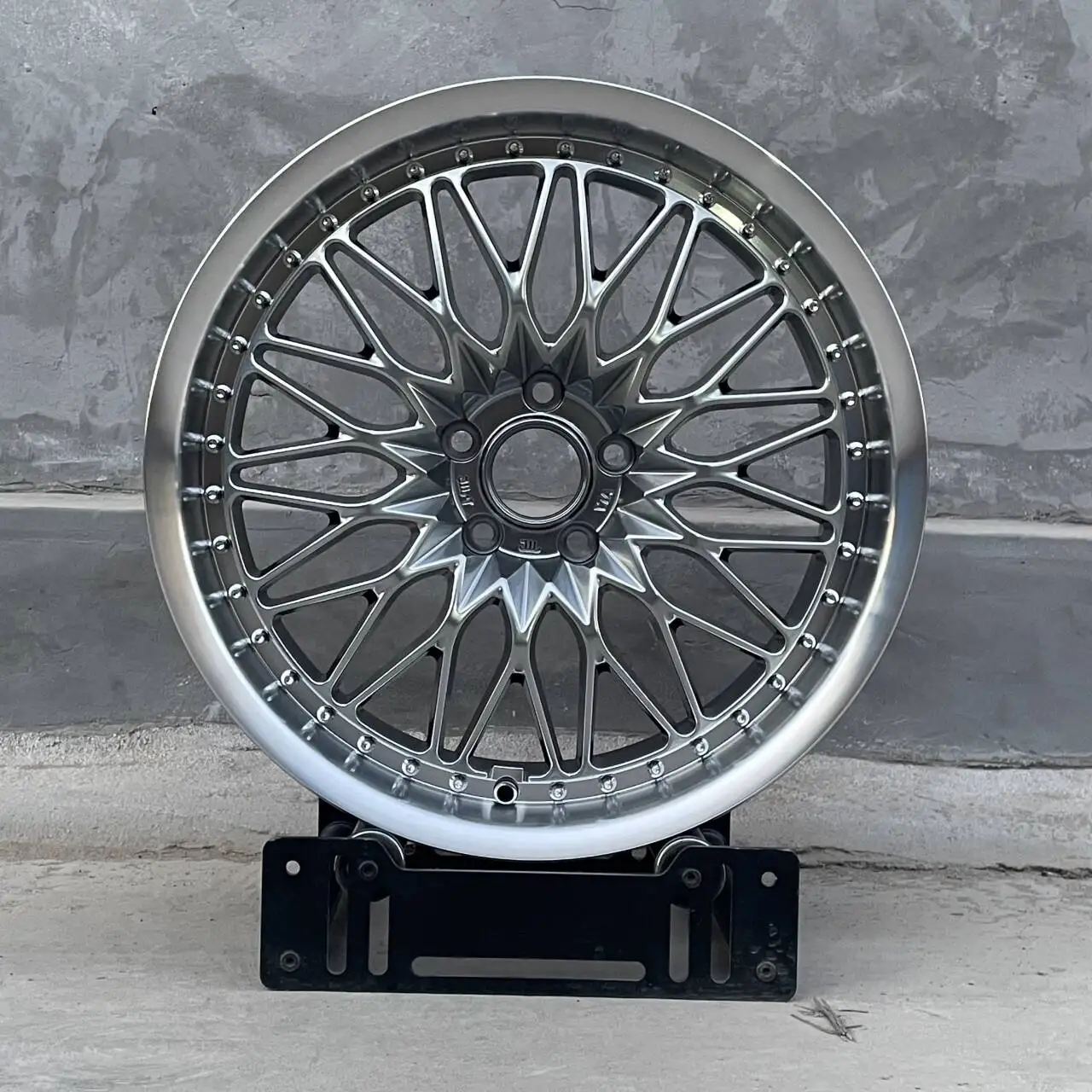 Factory Wholesale Hyper Black Machined Lip Rims 18-19 Inch VS Flow Forming Aluminum Alloy Wheels 5X114.3 PCD Passenger Cars
