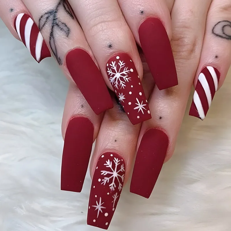 24 Pcs Christmas Acrylic Nails Press on With Glue Included Simple Red White Snowflakes Long False Nails Artificial Fake Nails