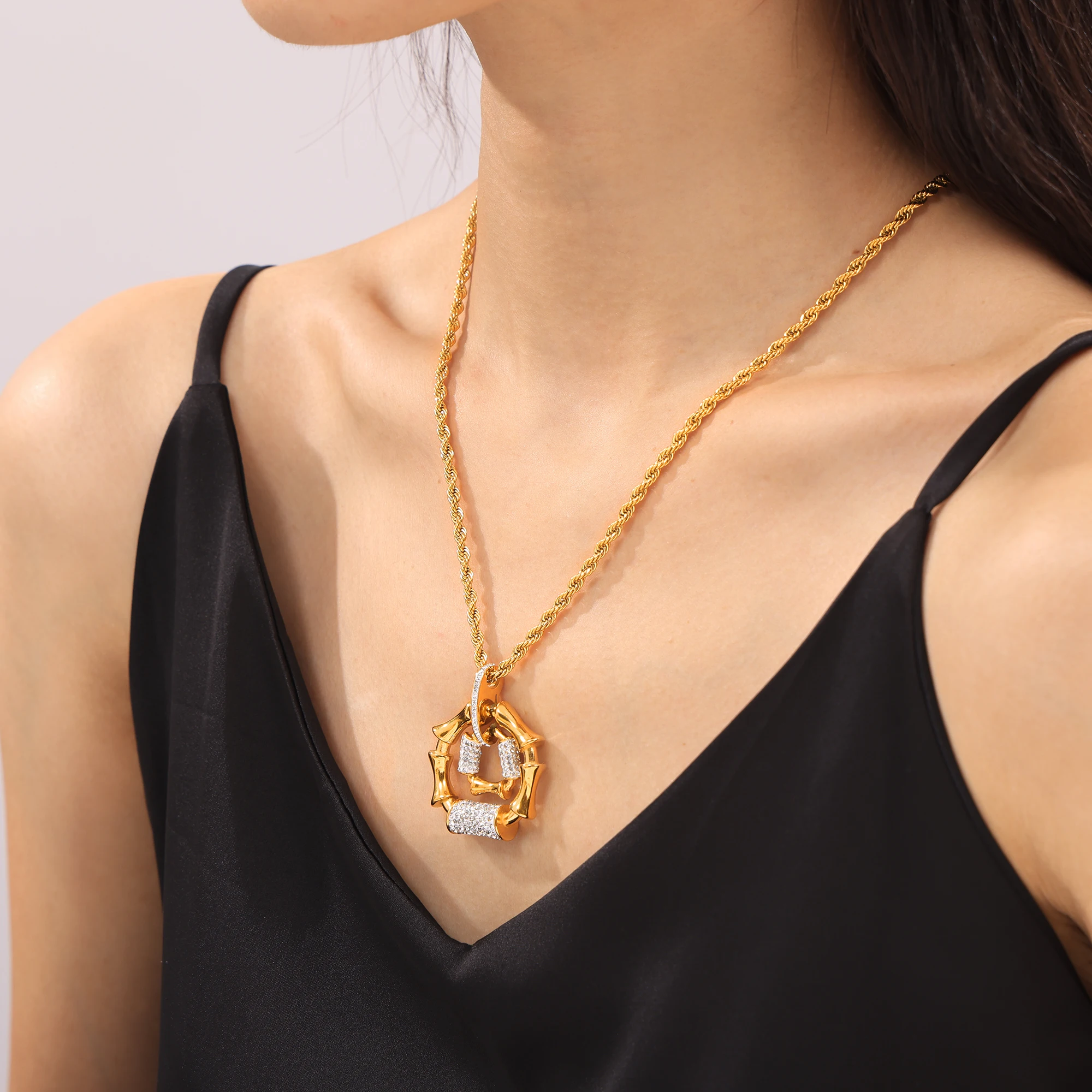 المرأة الفاخرة حجر الراين مطعمة غير النظامية قلادة قلادة الفولاذ المقاوم للصدأ مطلية بالذهب سوار مأدبة مجوهرات بسيطة اكسسوارات