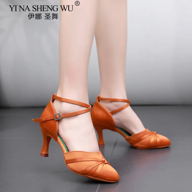 ダンス用のモダンシューズ 女の子用女性用ラテンダンスシューズ レディース社交タンゴダンスシューズ クローズドサルサ練習靴