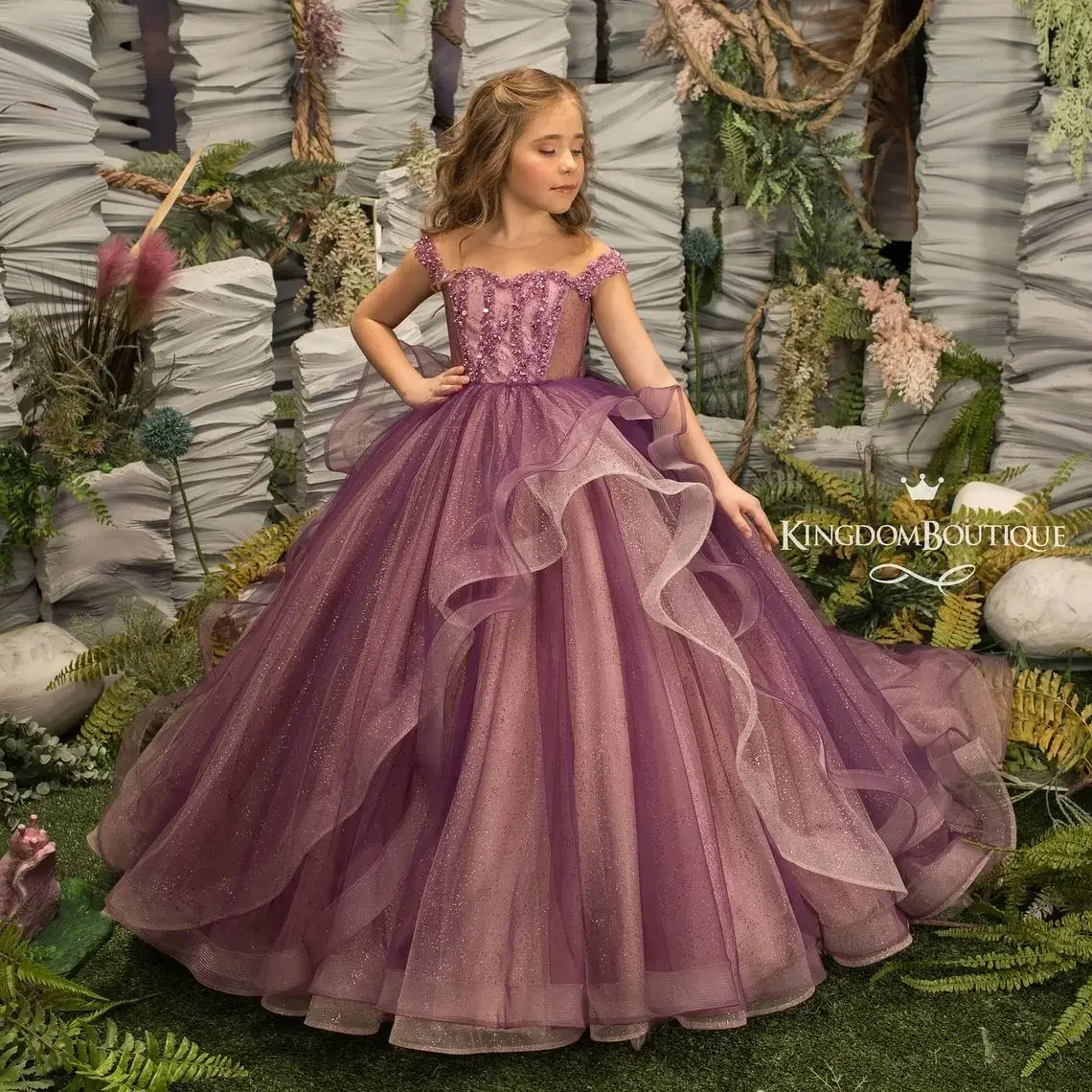 

Customized Grape Tulle Flower Girl Dresses Beading Little Girls Wedding Dress Kids Communion Dresses Birthday Photoshoot Gowns