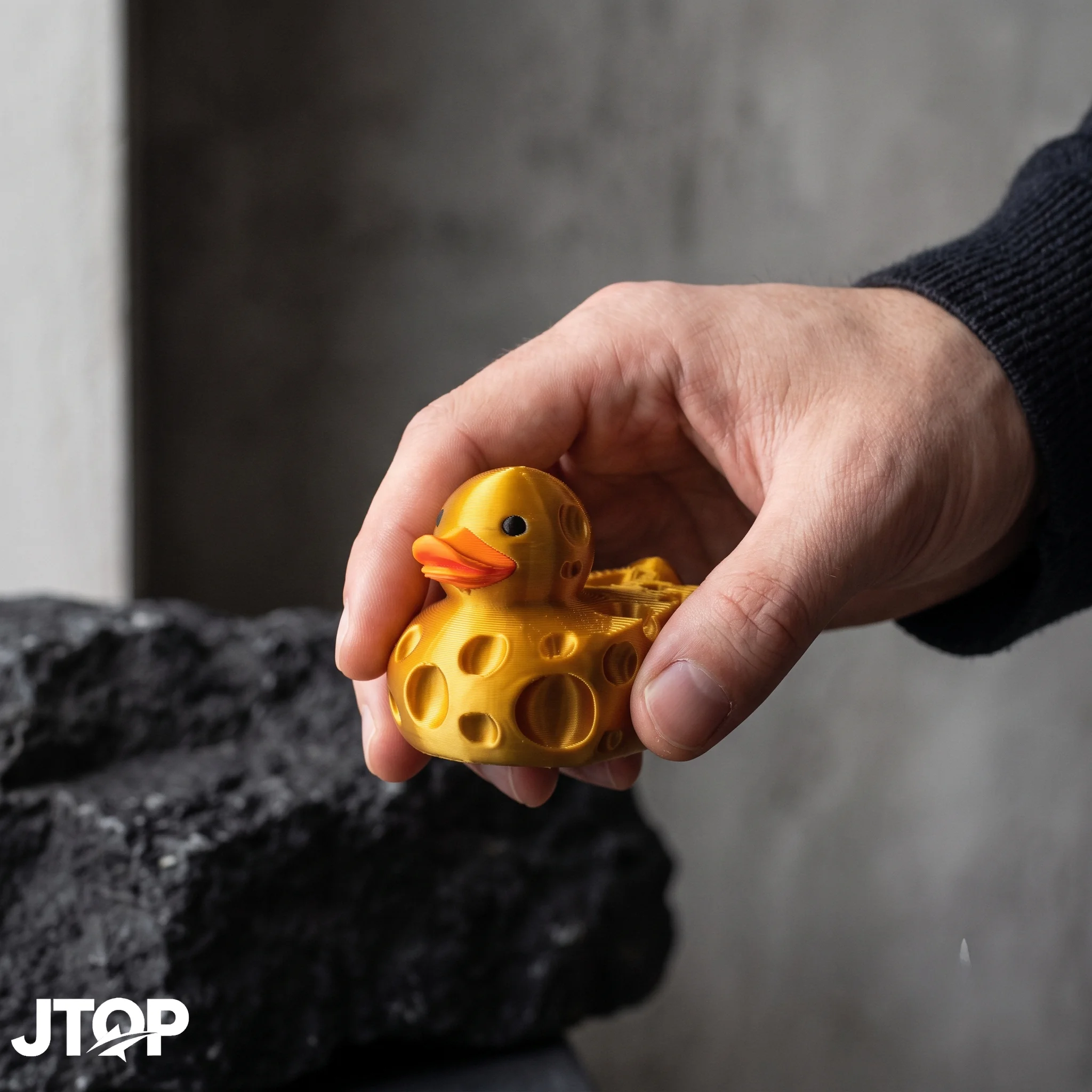 A cheese duck ornaments, duck ornaments made of cheese as elements, creative design to create a personalized atmosphere