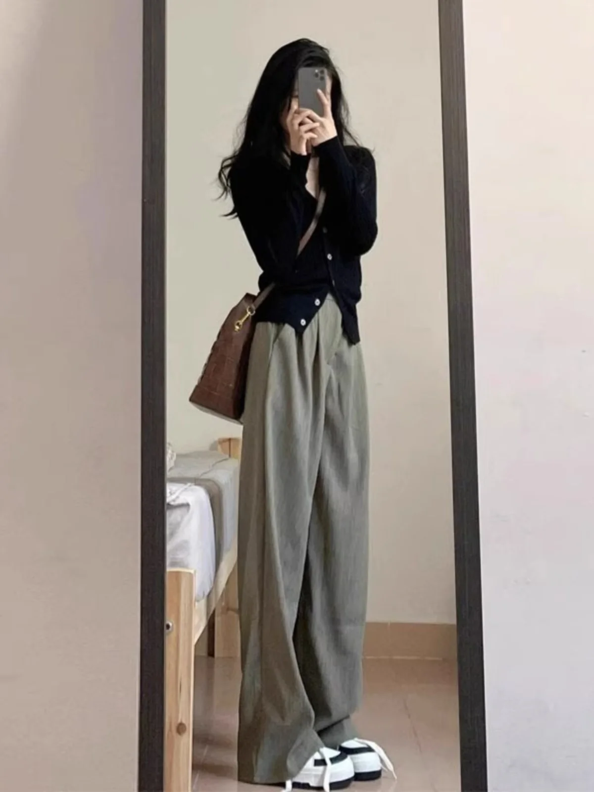 

Elegant Black V-Neck Long Sleeve Knitted Open Cardigan Women's Autumn Fashion Slim Fit Sweater Korean Style Commute Wind Pure...