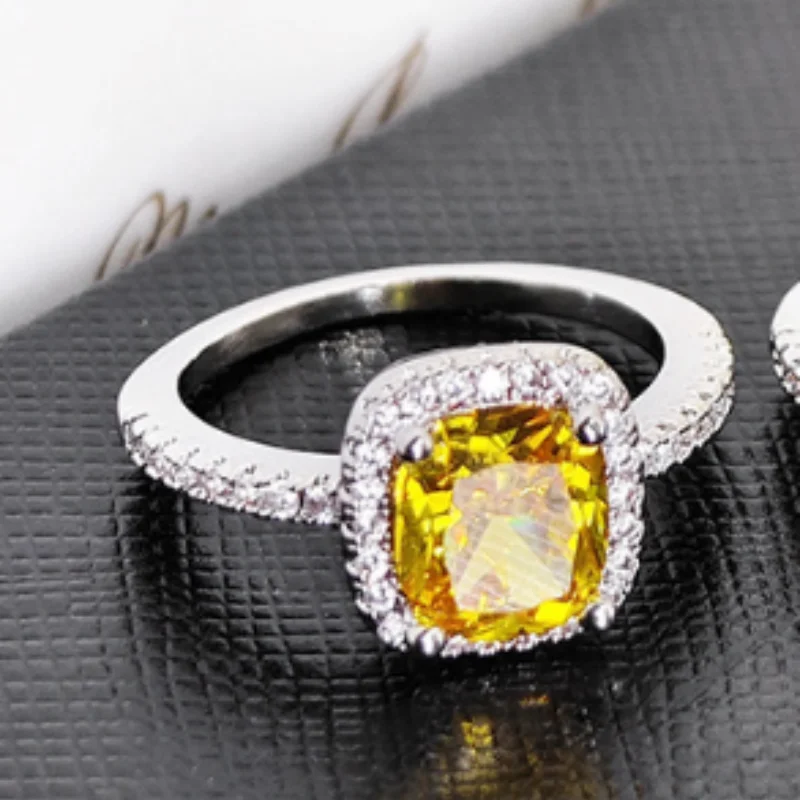 2026 New Romantic Temperament, Yellow Oval Zircon Ring, Attending Banquet, Luxurious High-end Women's Daily Elegant Accessories