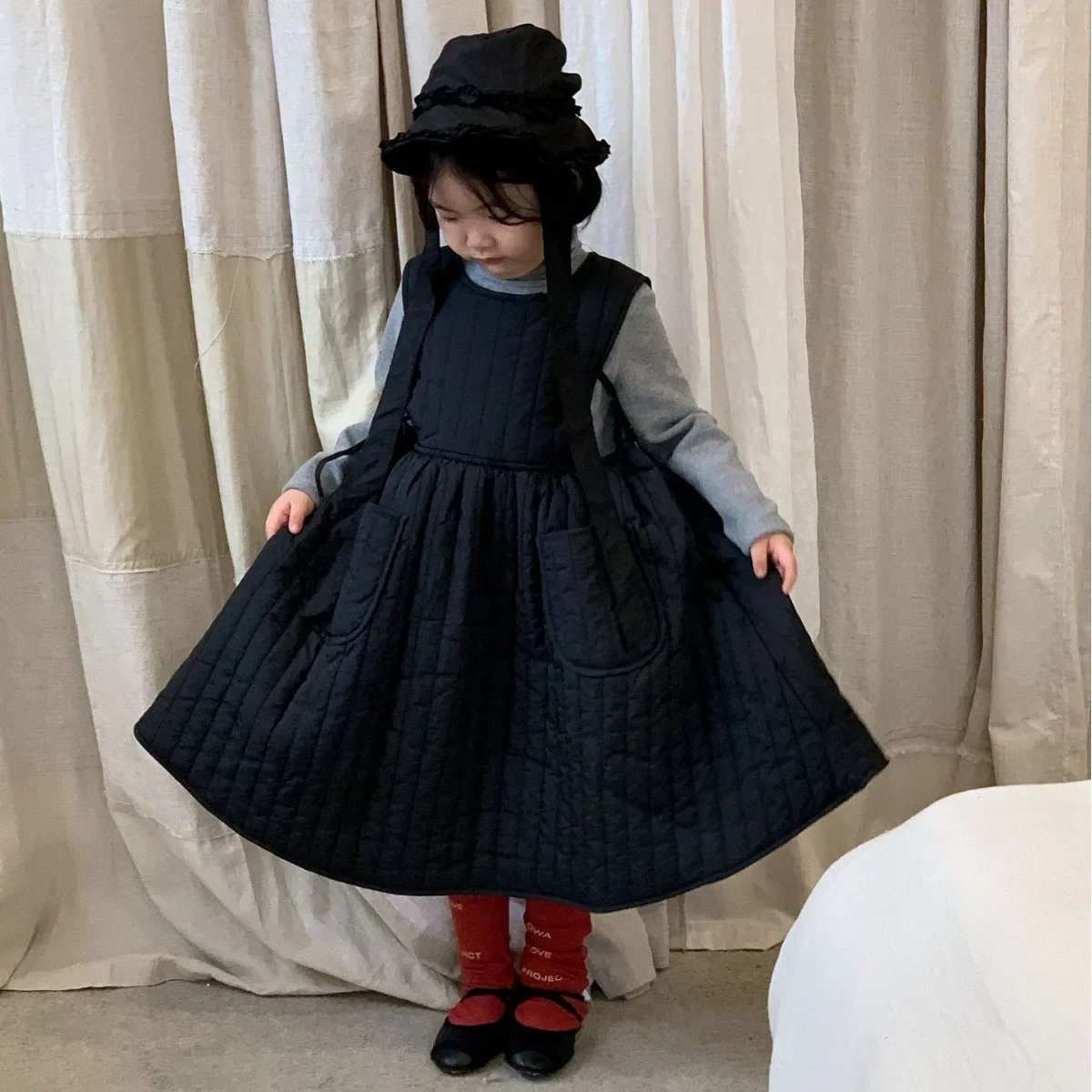 

Children's Skirt 2023 Autumn Winter New Product Children's Wear Korean Edition Cotton Plus Warm Retro Lace Up Girls' Strap Dress