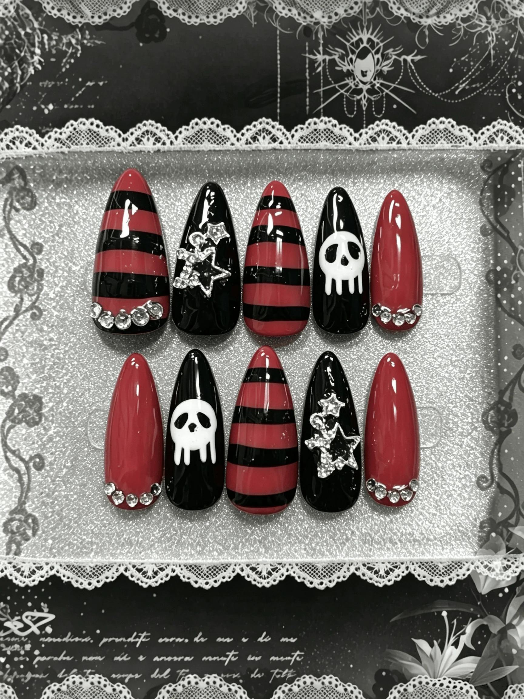 10 pieces of handmade almond-shaped full-cover nail tips, medium-long length, red and black contrasting colors, dark sweet and cool style, suitable for women and girls, ideal for Halloween parties and daily outings, suitable as a gift, comes with 1 piece of jelly glue and 1 nail file