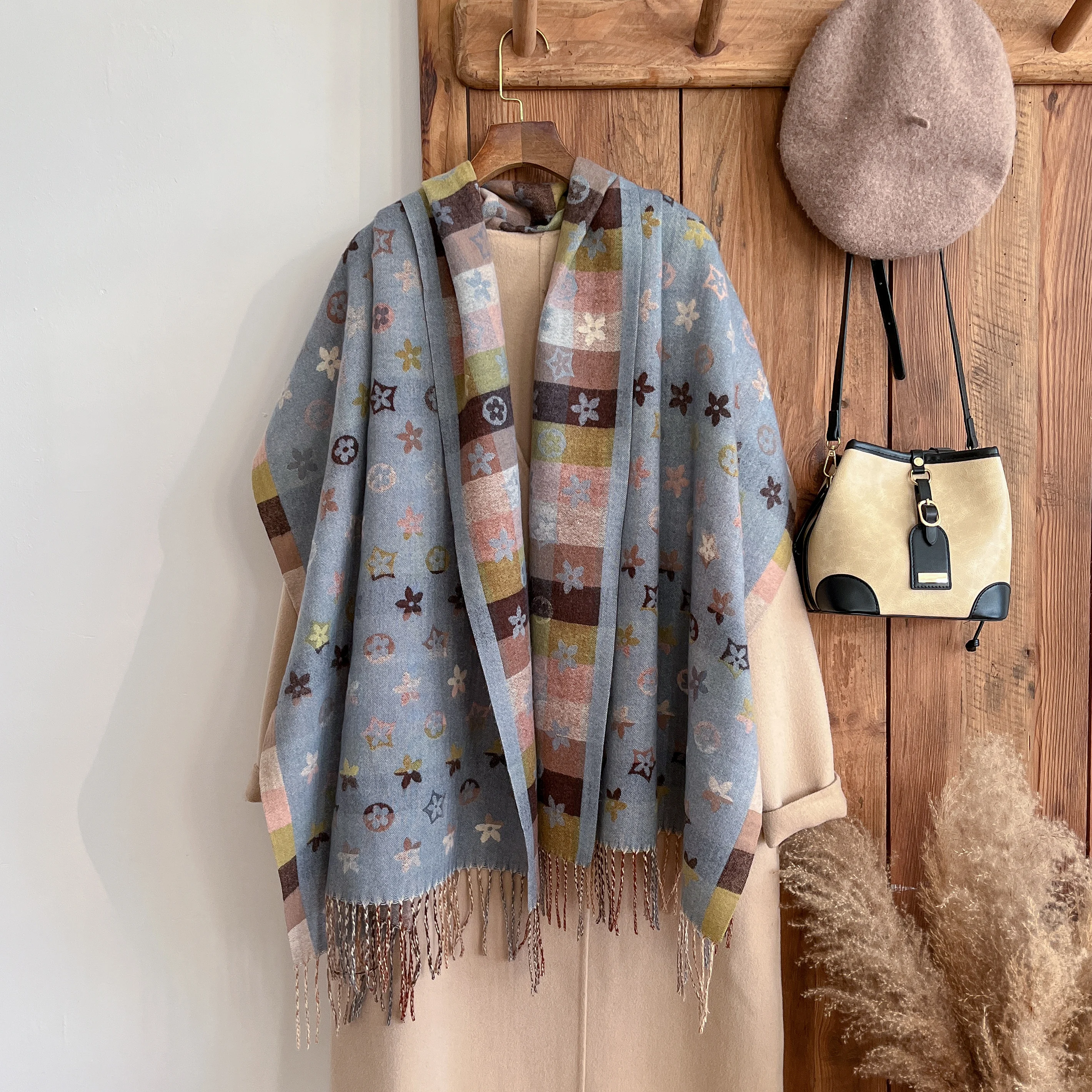 Stylish National Pattern Women's Faux Cashmere Infinity Scarf Winter Warm Two-Sided Thick Floral Print Cozy Shawl Foulard Blanke
