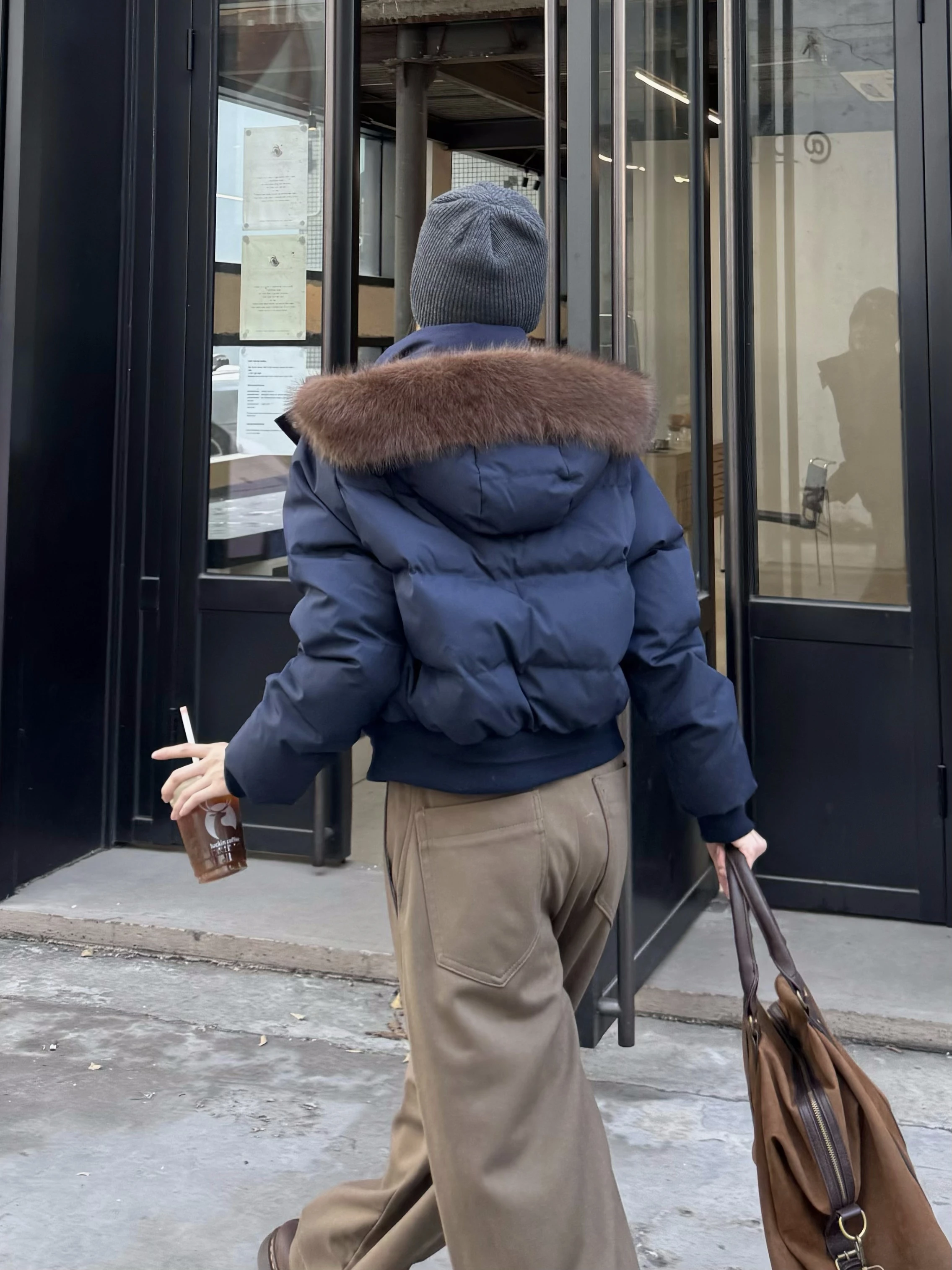 Veste courte en duvet de coton pour femme, coupe ample, avec chapeau détachable et col en fourrure, vêtements d'extérieur chauds et épais, amincissant, à la mode, hiver