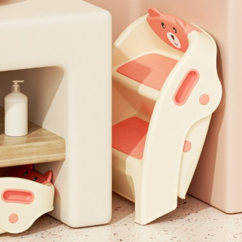 مقعد حمام للأطفال قابل للطي مع مسند قدم مضاد للانزلاق لفرشاة أسنان حوض الغسيل وسلم آمن قوي لغسل الوجه