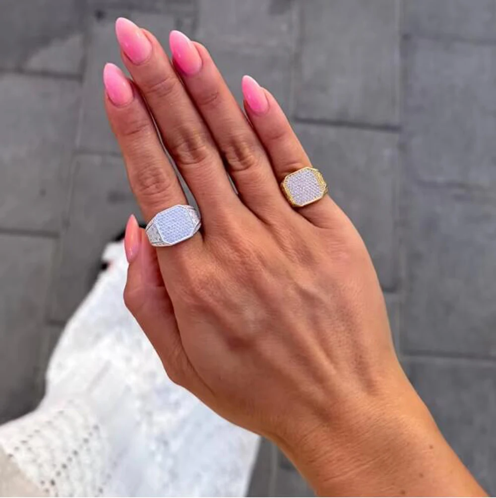 2025 joyería de dedo de Color dorado de alta calidad para mujer Micro pavimentado Cz elegancia brillante anillo de meñique de forma cuadrada