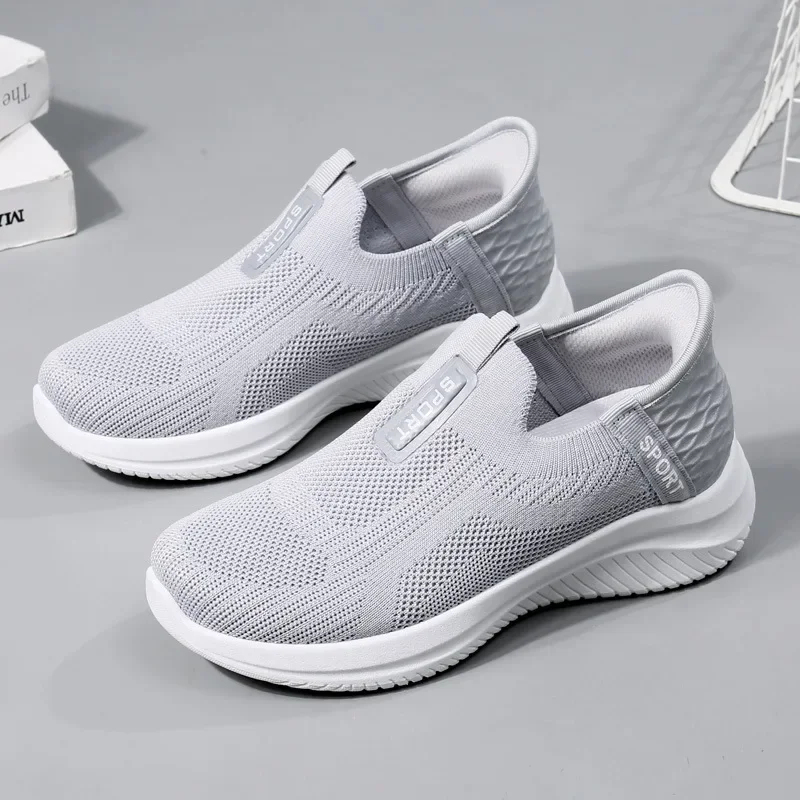 2024 Autumn/Winter New Sports Women's Shoes Soft soled Comfortable Casual Shoes Fashionable Versatile Single Shoes Breathable