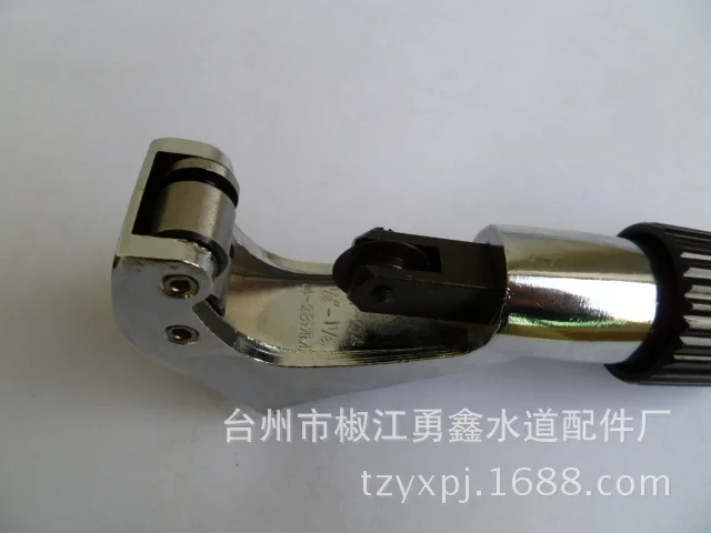 Vidric Pipe Cutter / Stainless Steel Corrugated Pipe Cutter / Cutter Knife / Tube Cutter / Scissors