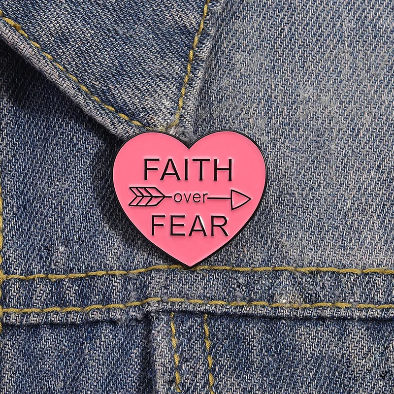 Pin Cartoon Quote Brooch Overcomes Fear Pink Heart Brooch Good Friend Badge Personality Versatile Bag Brooch Pins for Backpacks